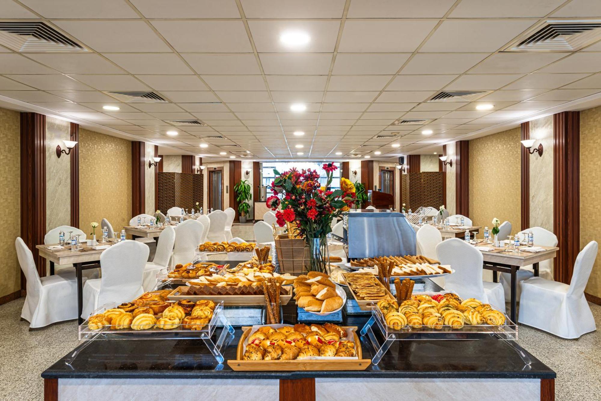 Qasr Al Ansar Golden Tulip Hotel Medina Eksteriør billede